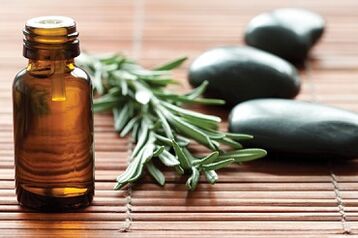 olio dell'albero del tè per i funghi delle unghie dei piedi